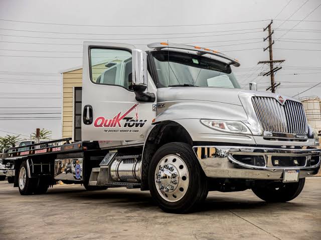 Quik Tow Repair flatbed tow truck ready for service in Southern California